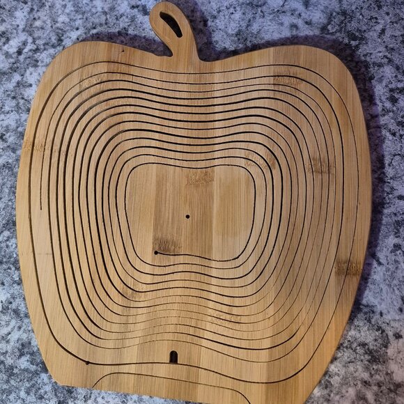 Wooden gift basket from Bonnie and Pop. No fruit. - Picture 3 of 8